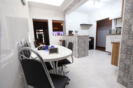 Casa à venda com 110m², 2 quartos e 2 vagasCopa