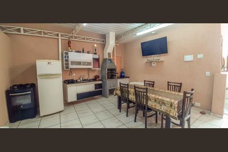 Casa à venda com 222m², 3 quartos e 3 vagas Casa à venda com 222m², 3 quartos e 3 vagasÁrea Gourmet