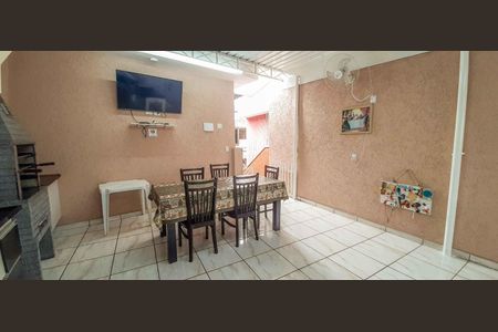 Casa à venda com 222m², 3 quartos e 3 vagas Casa à venda com 222m², 3 quartos e 3 vagasÁrea Gourmet