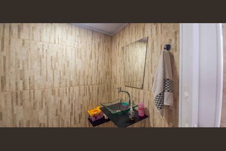 Casa à venda com 222m², 3 quartos e 3 vagas Casa à venda com 222m², 3 quartos e 3 vagasBanheiro do Espaço Gourmet