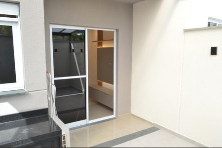 Apartamento à venda com 60m², 2 quartos e 1 vaga Apartamento à venda com 60m², 2 quartos e 1 vagaVaranda gourmet