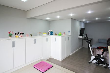 Apartamento à venda com 143m², 4 quartos e 1 vaga Apartamento à venda com 143m², 4 quartos e 1 vagaSala de Tv