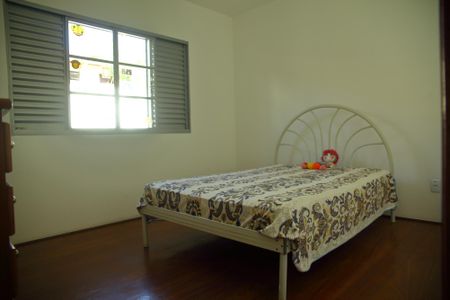 Casa à venda com 150m², 3 quartos e 2 vagasQuarto 2