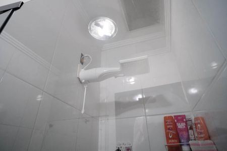 Casa à venda com 100m², 3 quartos e 2 vagasBanheiro