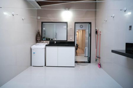 Casa à venda com 100m², 3 quartos e 2 vagasÁrea de Serviço