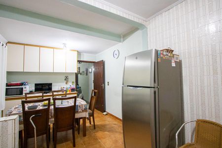 Casa à venda com 175m², 3 quartos e 2 vagas Casa à venda com 175m², 3 quartos e 2 vagasCozinha