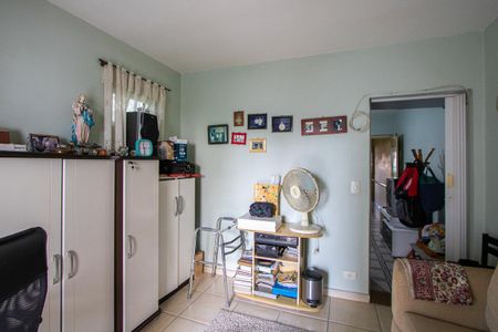 Casa à venda com 175m², 3 quartos e 2 vagas Casa à venda com 175m², 3 quartos e 2 vagasQuarto 2