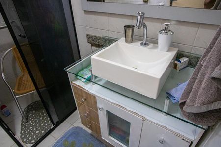 Casa à venda com 175m², 3 quartos e 2 vagas Casa à venda com 175m², 3 quartos e 2 vagasBanheiro