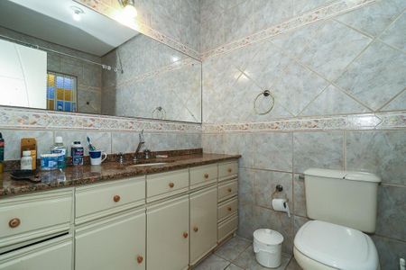 Casa à venda com 217m², 4 quartos e 3 vagasBanheiro da Suíte