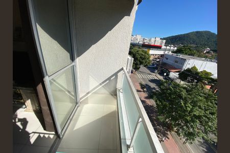 Apartamento à venda com 65m², 2 quartos e 1 vaga Apartamento à venda com 65m², 2 quartos e 1 vagaVaranda - Sala
