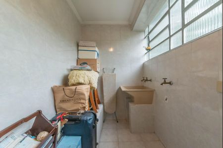 Casa à venda com 280m², 6 quartos e 2 vagasCasa 2 - Lavanderia