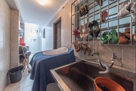 Casa à venda com 280m², 6 quartos e 2 vagasLavanderia