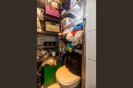 Apartamento à venda com 107m², 3 quartos e 2 vagas Apartamento à venda com 107m², 3 quartos e 2 vagasDespensa