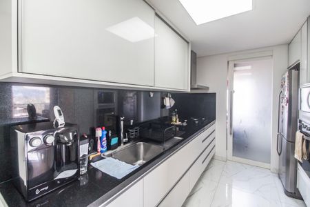Apartamento à venda com 107m², 3 quartos e 2 vagas Apartamento à venda com 107m², 3 quartos e 2 vagasCozinha