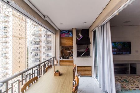 Apartamento à venda com 107m², 3 quartos e 2 vagas Apartamento à venda com 107m², 3 quartos e 2 vagasVaranda gourmet