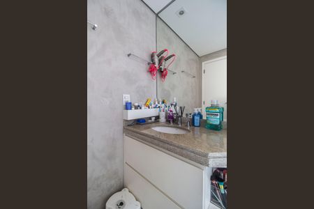 Apartamento à venda com 107m², 3 quartos e 2 vagas Apartamento à venda com 107m², 3 quartos e 2 vagasBanheiro da Suíte