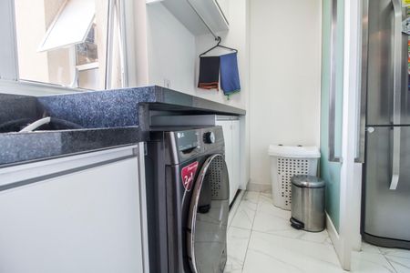 Apartamento à venda com 107m², 3 quartos e 2 vagas Apartamento à venda com 107m², 3 quartos e 2 vagasÁrea de Serviço