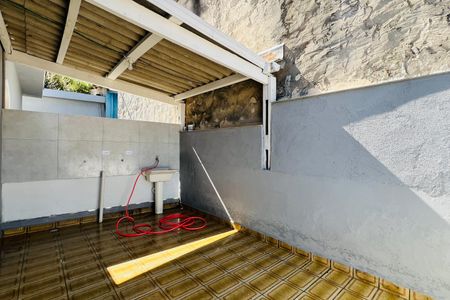 Casa à venda com 170m², 3 quartos e 2 vagas Casa à venda com 170m², 3 quartos e 2 vagasÁrea de Serviço