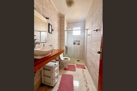 Apartamento à venda com 62m², 2 quartos e 1 vaga Apartamento à venda com 62m², 2 quartos e 1 vagaBanheiro