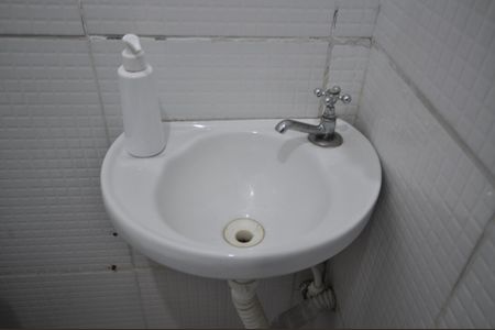 Casa à venda com 74m², 2 quartos e 1 vagaBanheiro de Serviço