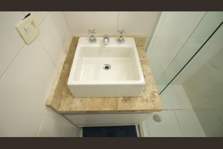 Apartamento à venda com 83m², 3 quartos e 2 vagas Apartamento à venda com 83m², 3 quartos e 2 vagasBanheiro da Suíte