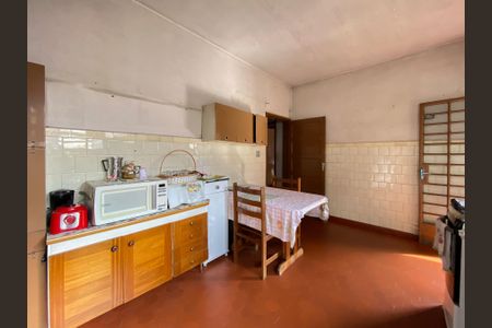 Casa à venda com 220m², 2 quartos e 2 vagas Casa à venda com 220m², 2 quartos e 2 vagasCozinha