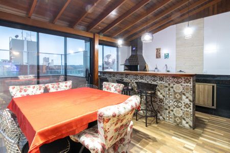 Apartamento à venda com 153m², 2 quartos e 1 vaga Apartamento à venda com 153m², 2 quartos e 1 vagaCobertura