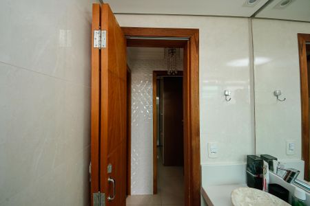 Apartamento à venda com 66m², 2 quartos e 1 vaga Apartamento à venda com 66m², 2 quartos e 1 vagaBanheiro