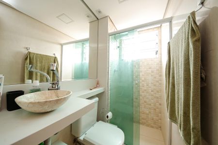 Apartamento à venda com 66m², 2 quartos e 1 vaga Apartamento à venda com 66m², 2 quartos e 1 vagaBanheiro