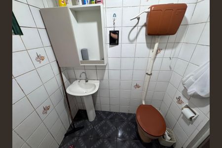 Casa à venda com 80m², 2 quartos e 1 vaga Casa à venda com 80m², 2 quartos e 1 vagaBanheiro