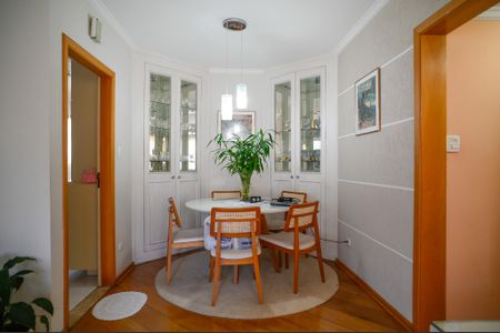 Apartamento à venda com 103m², 3 quartos e 2 vagas Apartamento à venda com 103m², 3 quartos e 2 vagasSala