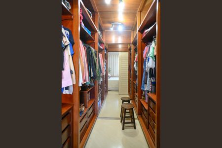 Apartamento à venda com 103m², 3 quartos e 2 vagas Apartamento à venda com 103m², 3 quartos e 2 vagasCloset