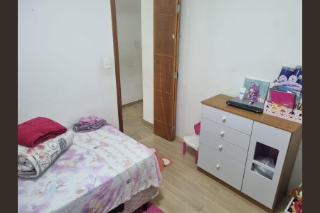 Casa à venda com 162m², 3 quartos e 4 vagas Casa à venda com 162m², 3 quartos e 4 vagasQuarto 2