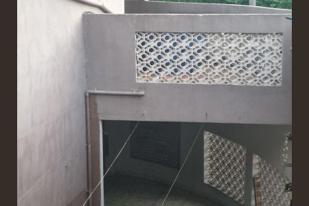 Casa à venda com 162m², 3 quartos e 4 vagas Casa à venda com 162m², 3 quartos e 4 vagasÁrea Externa