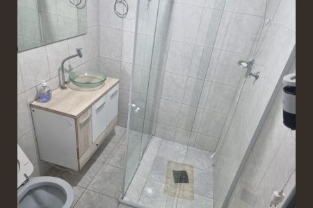 Casa à venda com 162m², 3 quartos e 4 vagas Casa à venda com 162m², 3 quartos e 4 vagasBanheiro 2