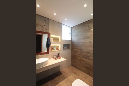 Casa à venda com 450m², 3 quartos e 10 vagasBanheiro da Suíte