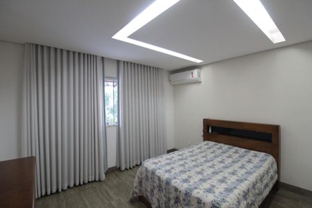 Casa à venda com 450m², 3 quartos e 10 vagasSuíte