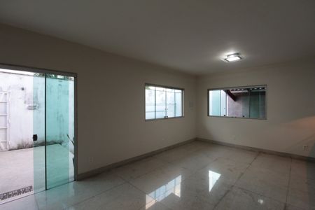 Casa à venda com 450m², 3 quartos e 10 vagasSala de Estar