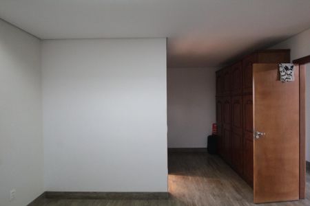 Casa à venda com 450m², 3 quartos e 10 vagasSuíte