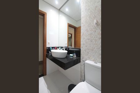 Casa à venda com 450m², 3 quartos e 10 vagasBanheiro Social 1