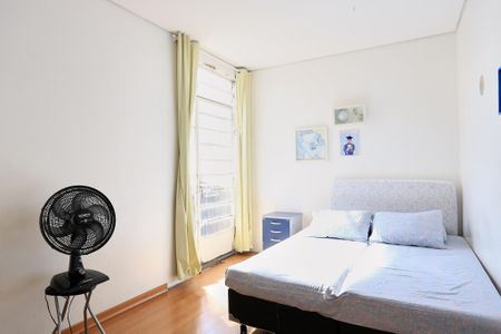 Casa à venda com 217m², 3 quartos e 2 vagas Casa à venda com 217m², 3 quartos e 2 vagasQuarto 2