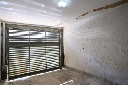 Casa à venda com 217m², 3 quartos e 2 vagas Casa à venda com 217m², 3 quartos e 2 vagasGaragem