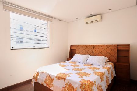 Casa à venda com 217m², 3 quartos e 2 vagas Casa à venda com 217m², 3 quartos e 2 vagasQuarto 1