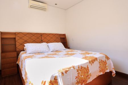 Casa à venda com 217m², 3 quartos e 2 vagas Casa à venda com 217m², 3 quartos e 2 vagasQuarto 1