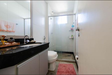Apartamento à venda com 214m², 3 quartos e 4 vagas Apartamento à venda com 214m², 3 quartos e 4 vagasBanheiro suíte
