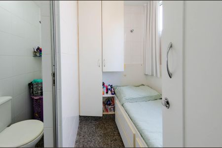 Apartamento à venda com 214m², 3 quartos e 4 vagas Apartamento à venda com 214m², 3 quartos e 4 vagasQuarto de serviço