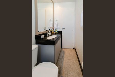 Apartamento à venda com 214m², 3 quartos e 4 vagas Apartamento à venda com 214m², 3 quartos e 4 vagasBanheiro
