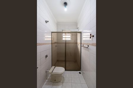 Casa à venda com 220m², 3 quartos e 2 vagas Casa à venda com 220m², 3 quartos e 2 vagasBanheiro