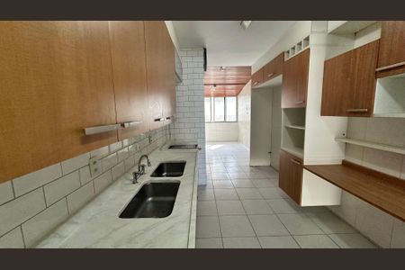 Apartamento à venda com 210m², 4 quartos e 2 vagasCozinha