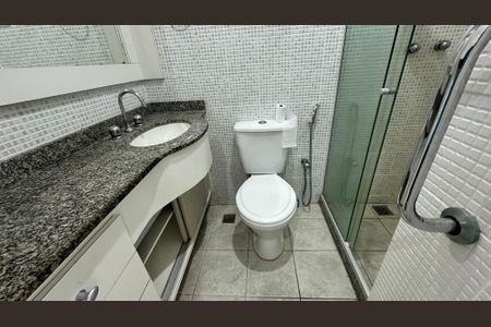 Apartamento à venda com 210m², 4 quartos e 2 vagasBanheiro quarto 1